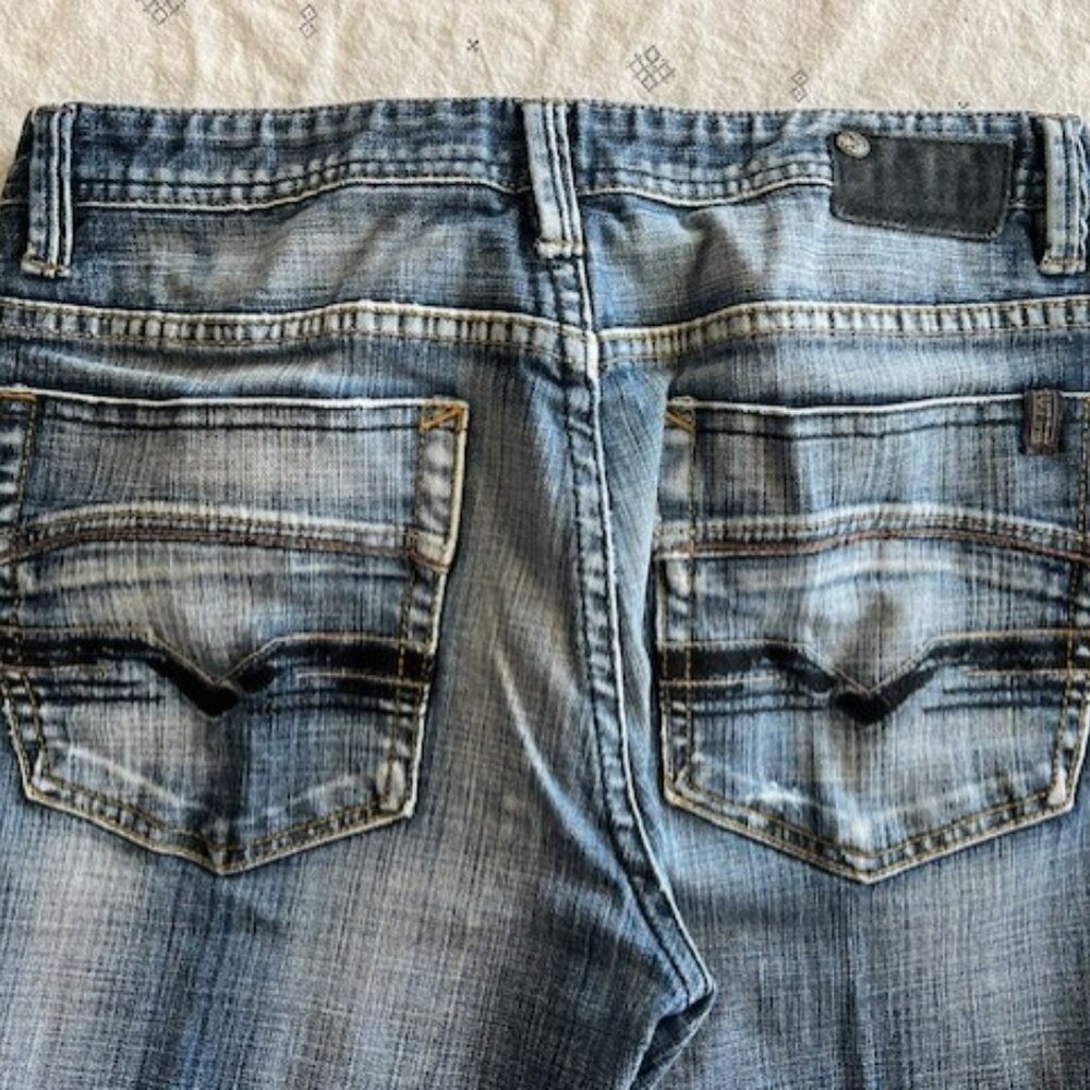 Buffalo David Bitton Men’s King Jeans – Size 32 x 32 👖 Medium Wash with Fading